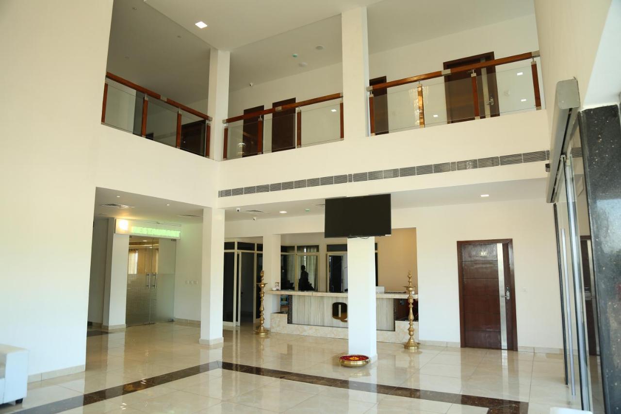 Hotel Queens Inn Velankanni Esterno foto