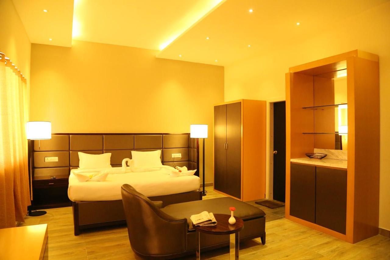 Hotel Queens Inn Velankanni Esterno foto