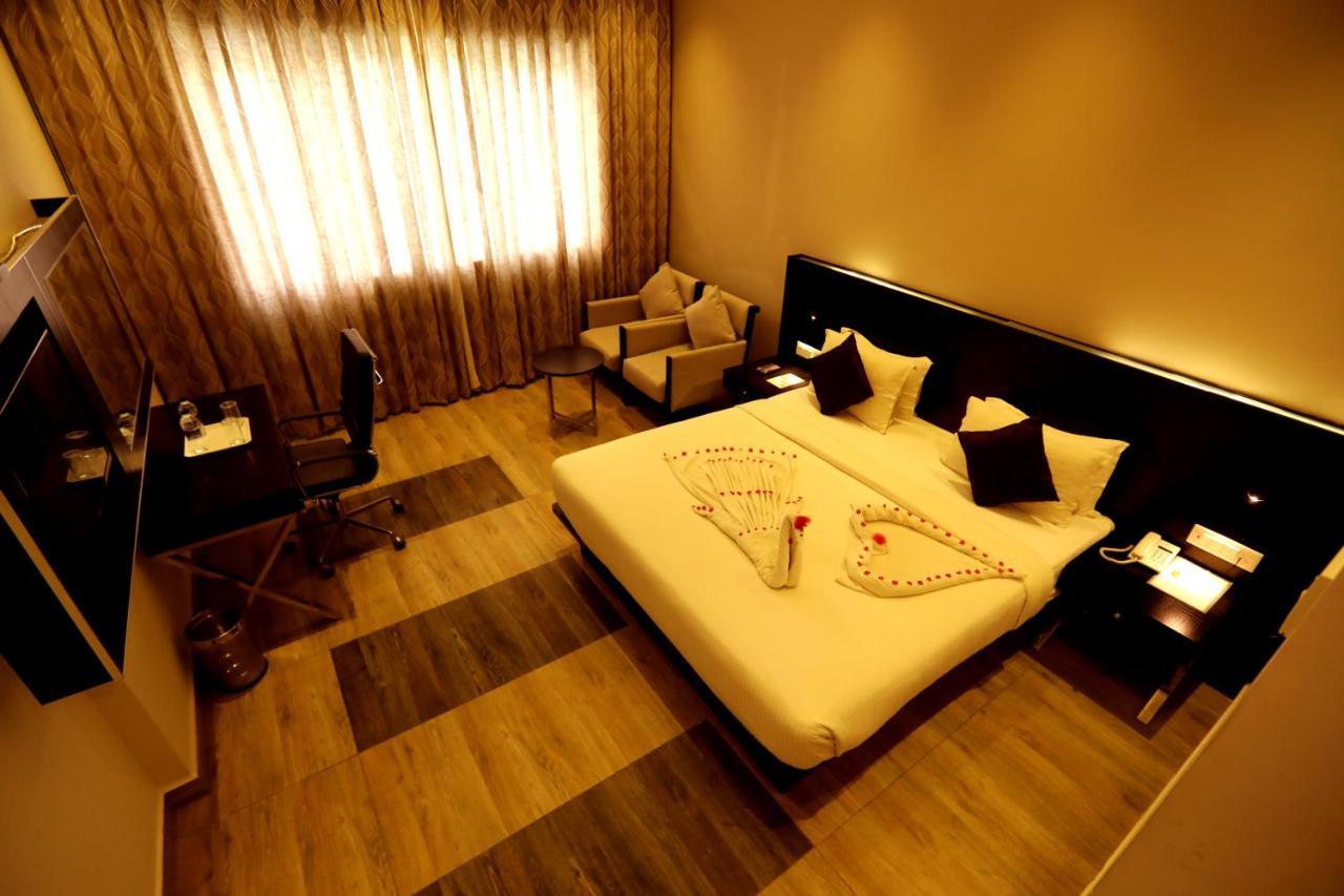 Hotel Queens Inn Velankanni Esterno foto