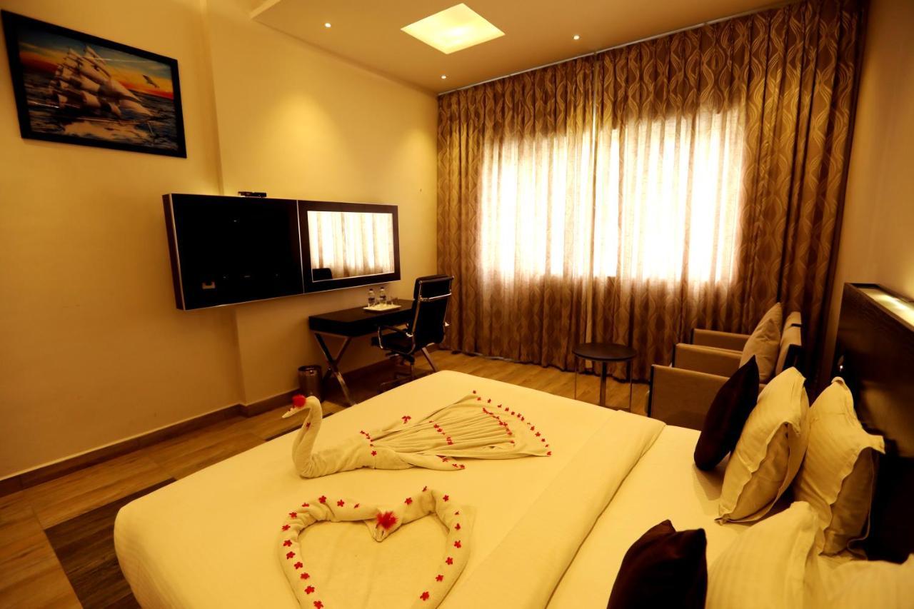 Hotel Queens Inn Velankanni Esterno foto