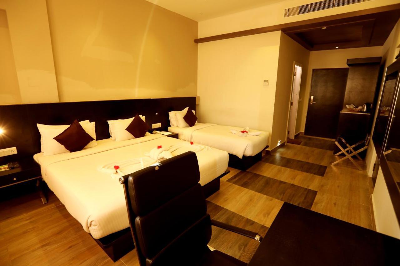 Hotel Queens Inn Velankanni Esterno foto