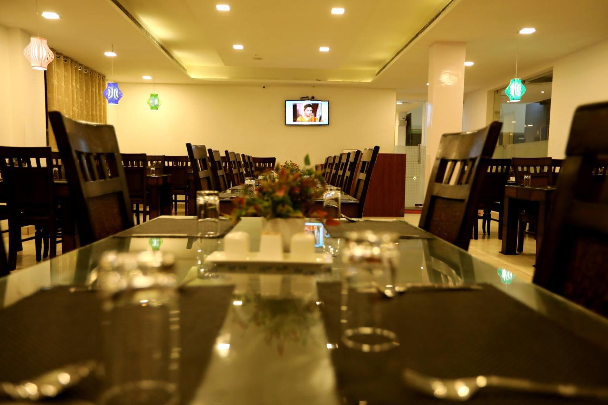 Hotel Queens Inn Velankanni Esterno foto