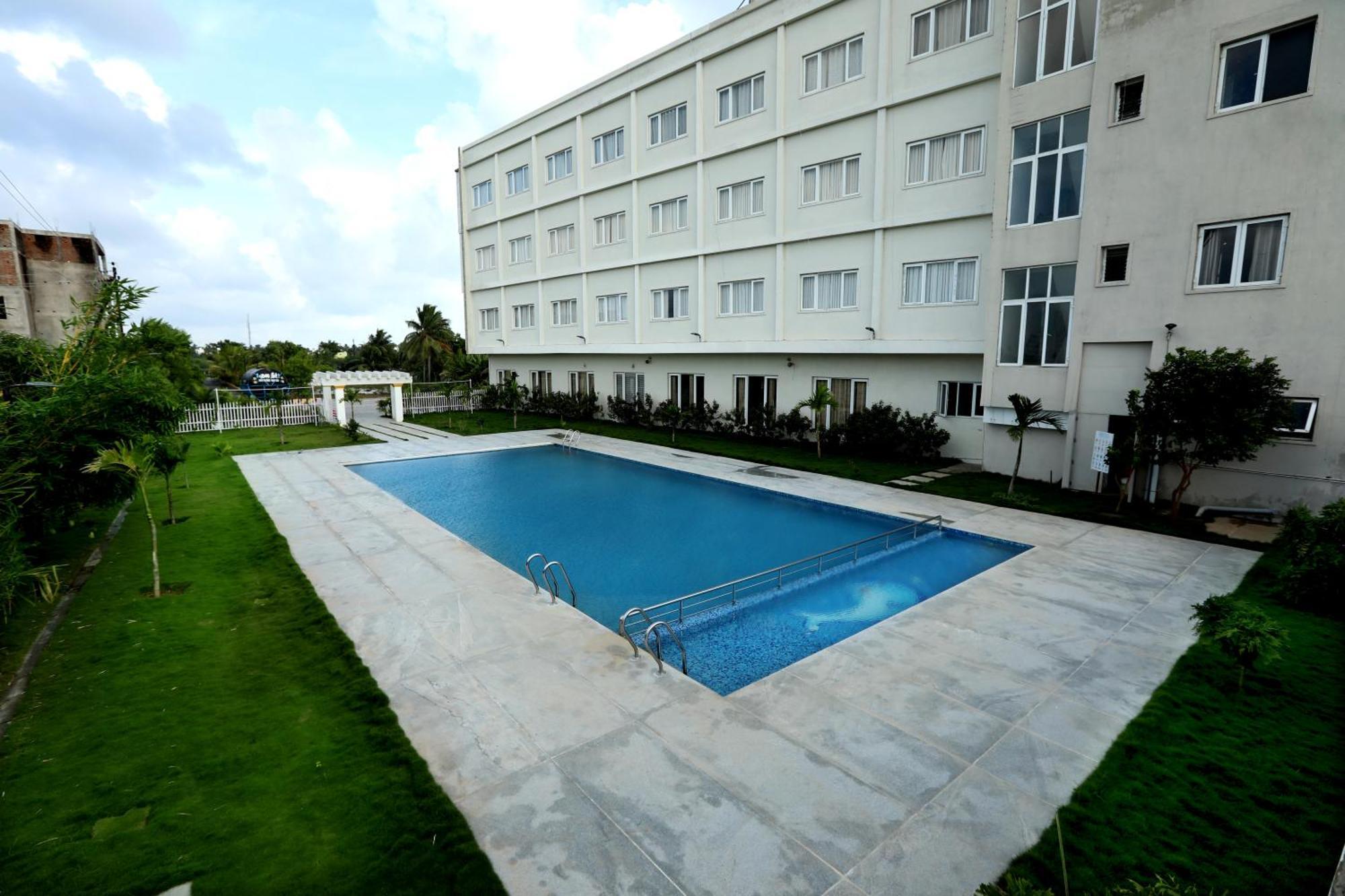 Hotel Queens Inn Velankanni Esterno foto