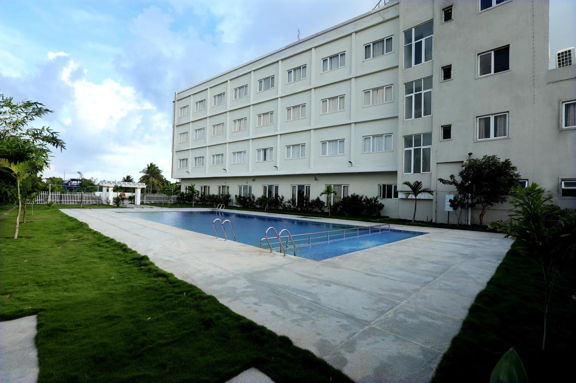 Hotel Queens Inn Velankanni Esterno foto