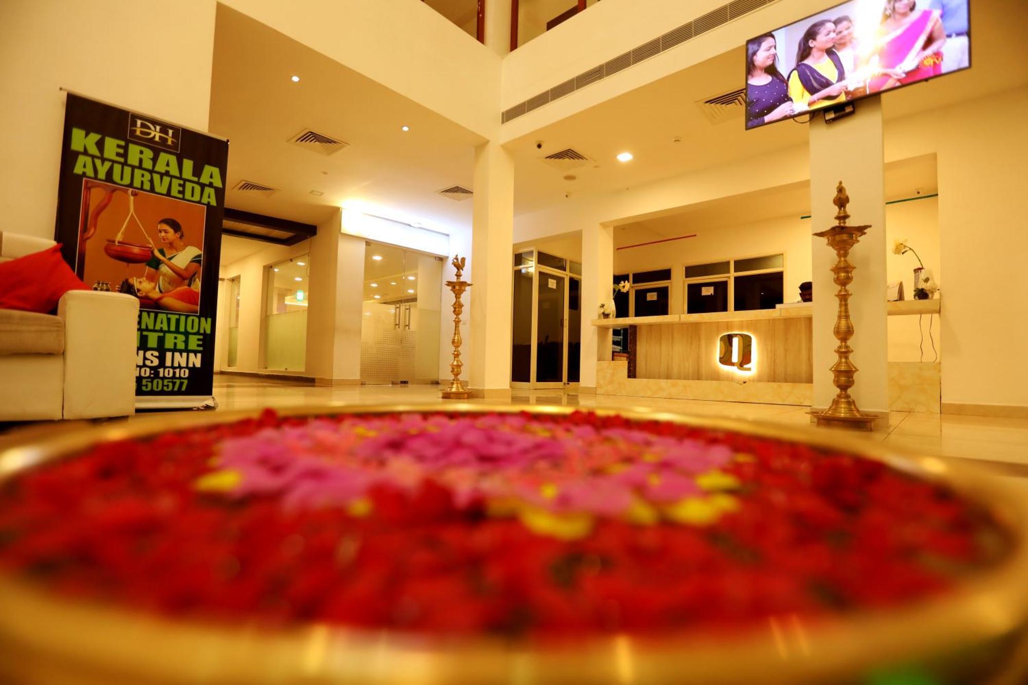 Hotel Queens Inn Velankanni Esterno foto