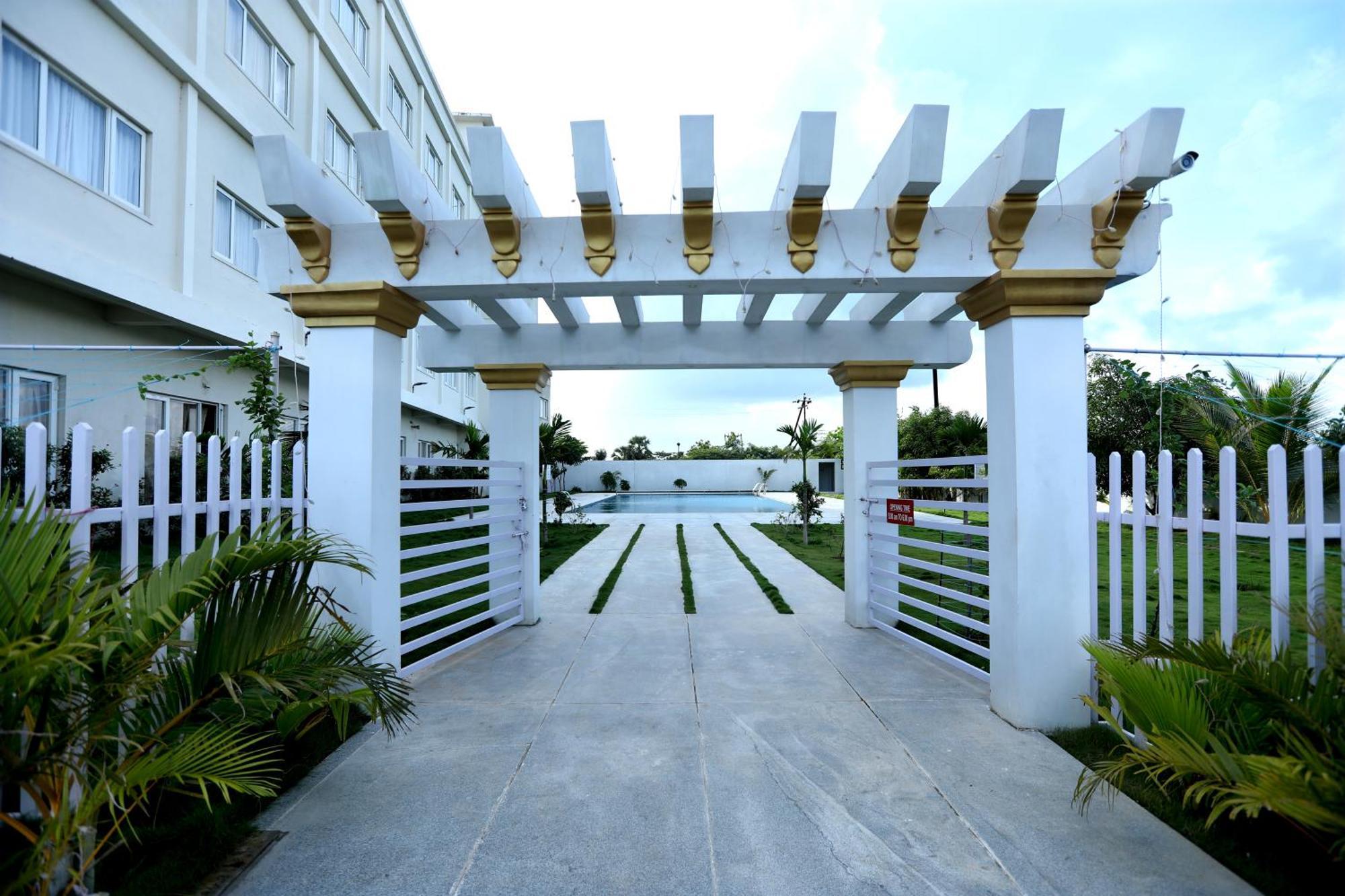 Hotel Queens Inn Velankanni Esterno foto