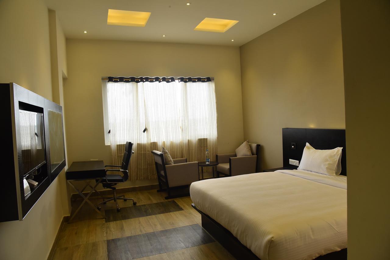 Hotel Queens Inn Velankanni Esterno foto