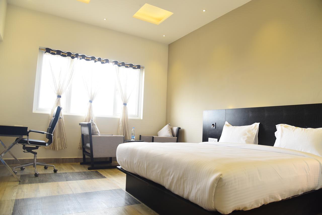 Hotel Queens Inn Velankanni Esterno foto