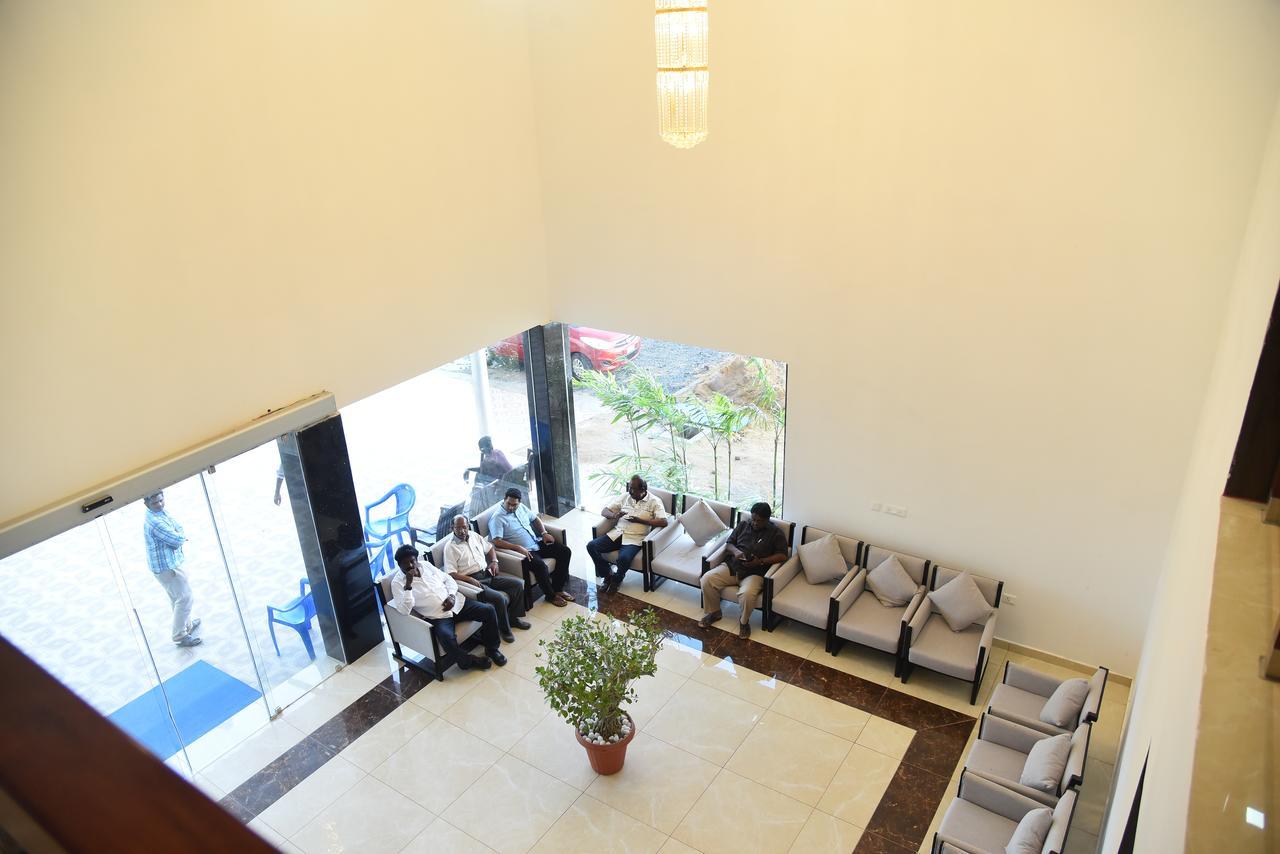 Hotel Queens Inn Velankanni Esterno foto
