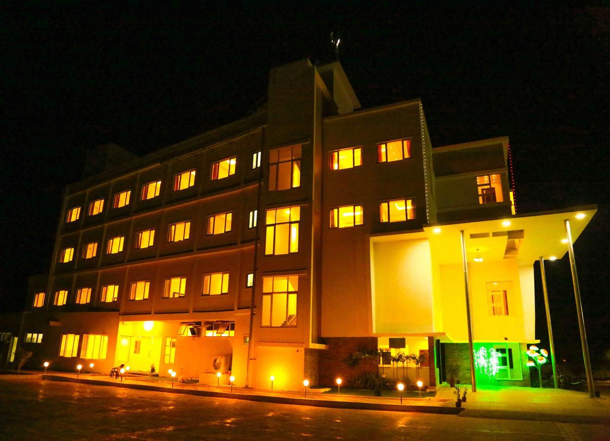 Hotel Queens Inn Velankanni Esterno foto