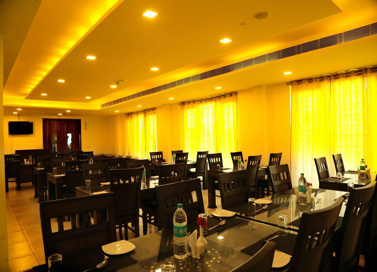 Hotel Queens Inn Velankanni Esterno foto