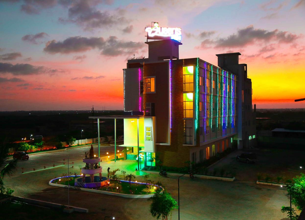 Hotel Queens Inn Velankanni Esterno foto
