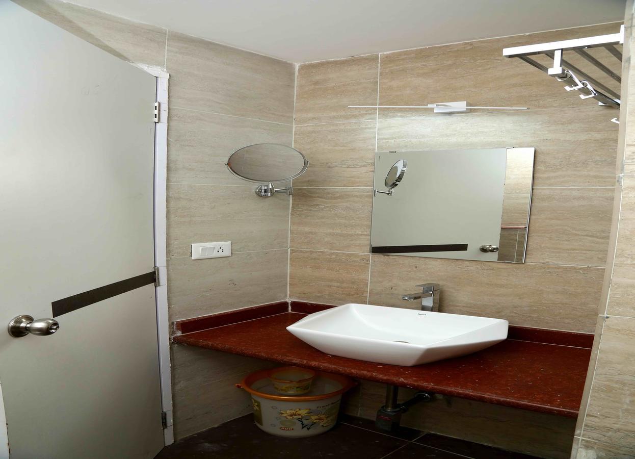 Hotel Queens Inn Velankanni Esterno foto