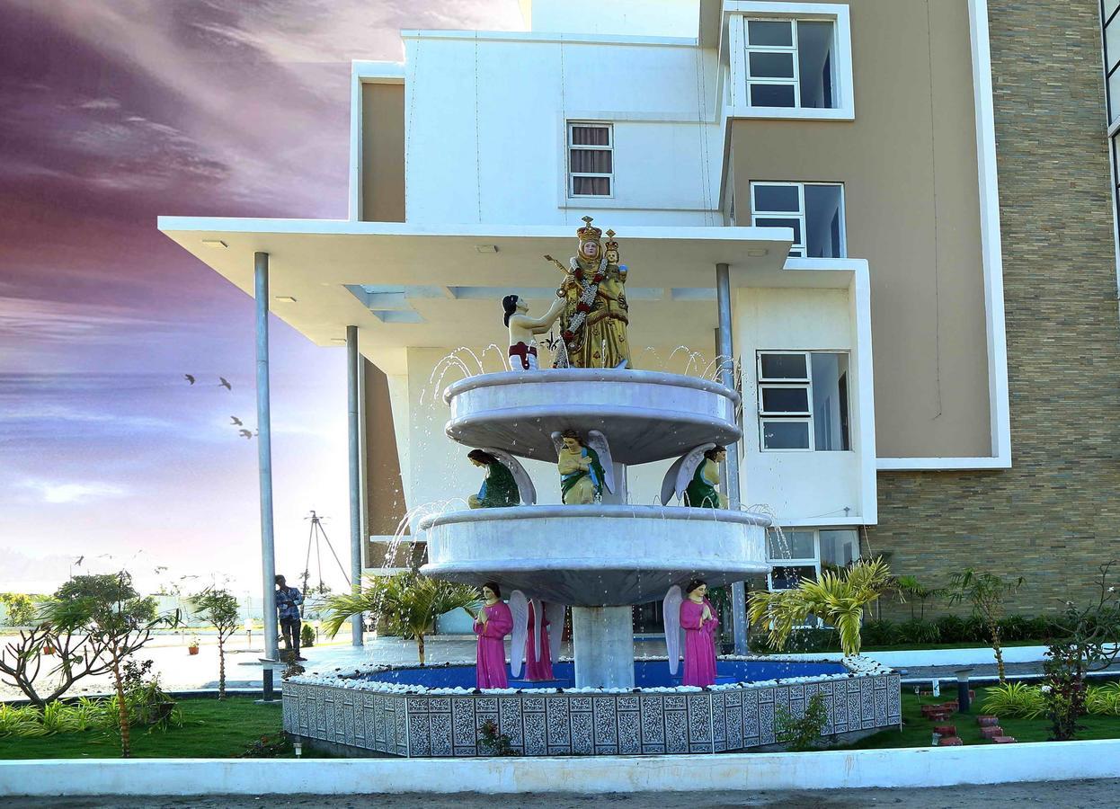 Hotel Queens Inn Velankanni Esterno foto